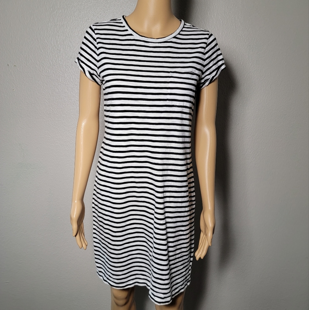 Women's Size Small Gap Casual Pocket Tshirt Dress- Black & White Striped